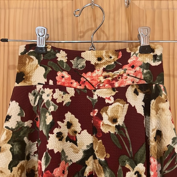 Floral flowy maxi skirt - Picture 3 of 4